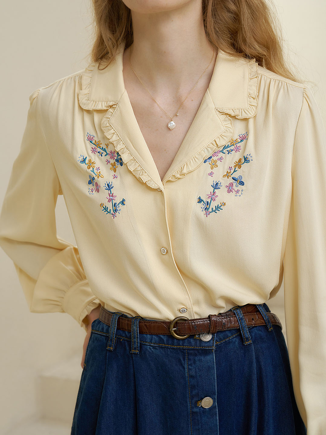 【Final Sale】Convallaria Floral Embroidered Light Yellow Puff Top