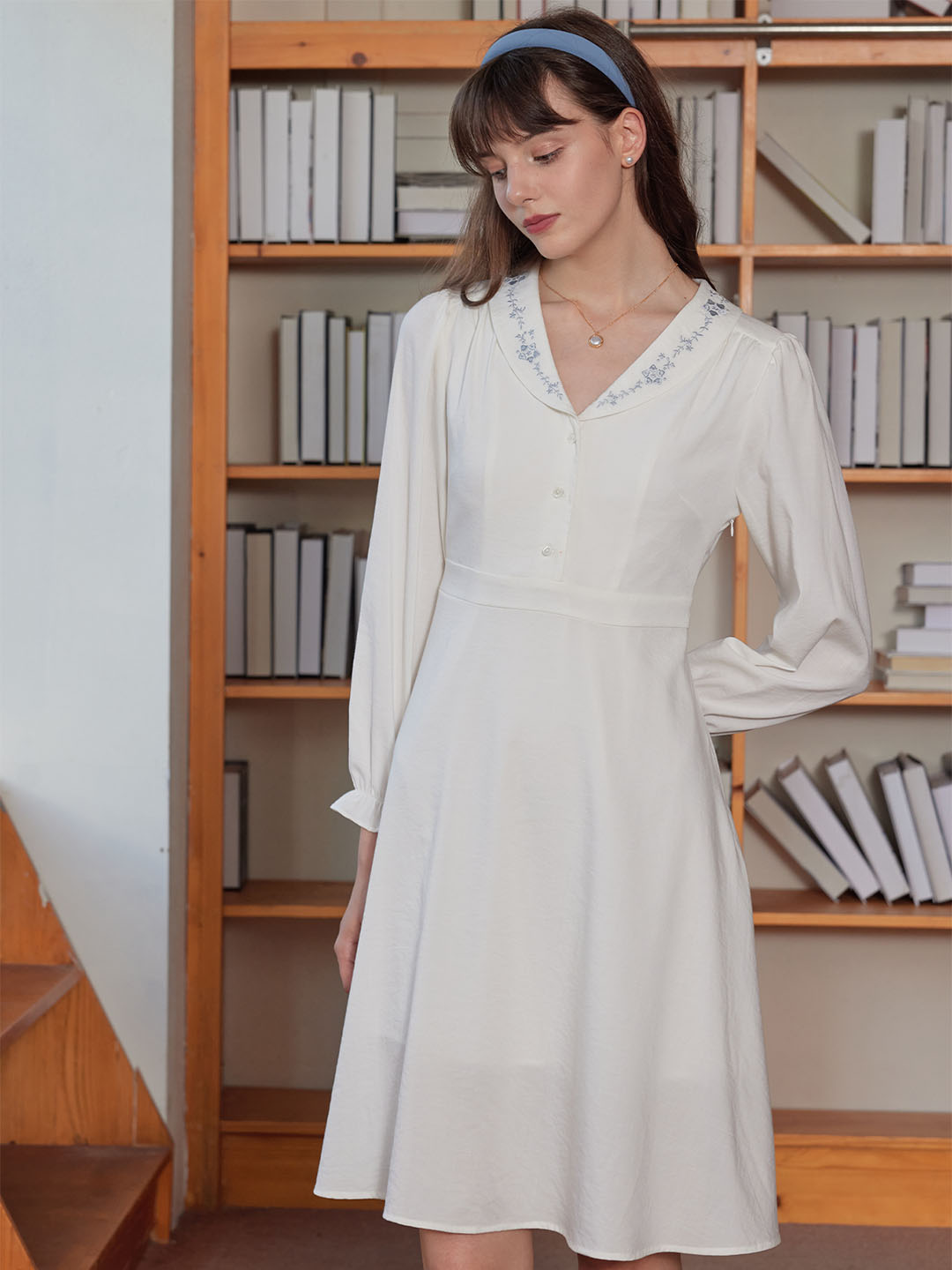 【Final Sale】Emiliana Sweet Embroidered Lapel Dress