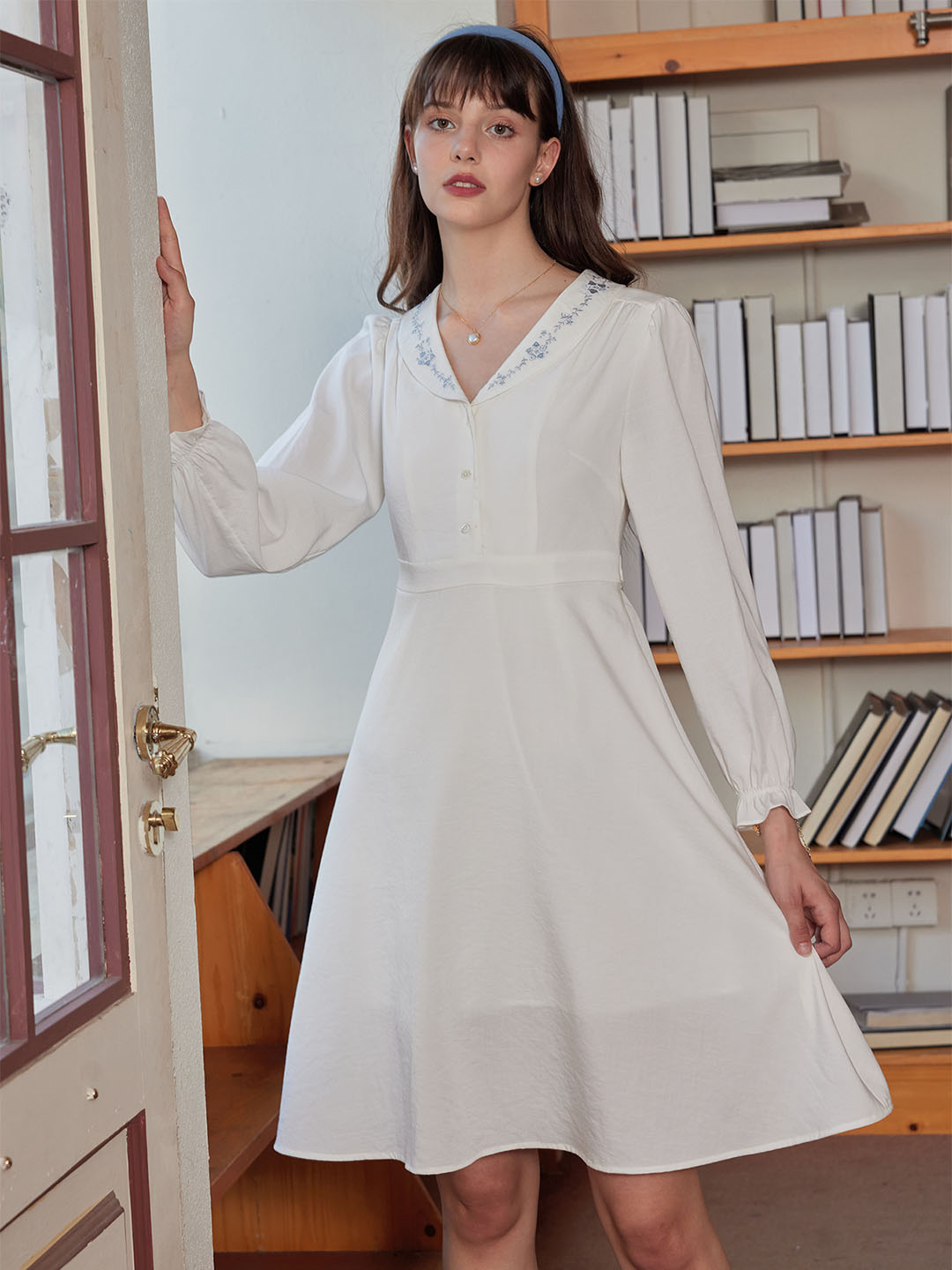 【Final Sale】Emiliana Sweet Embroidered Lapel Dress