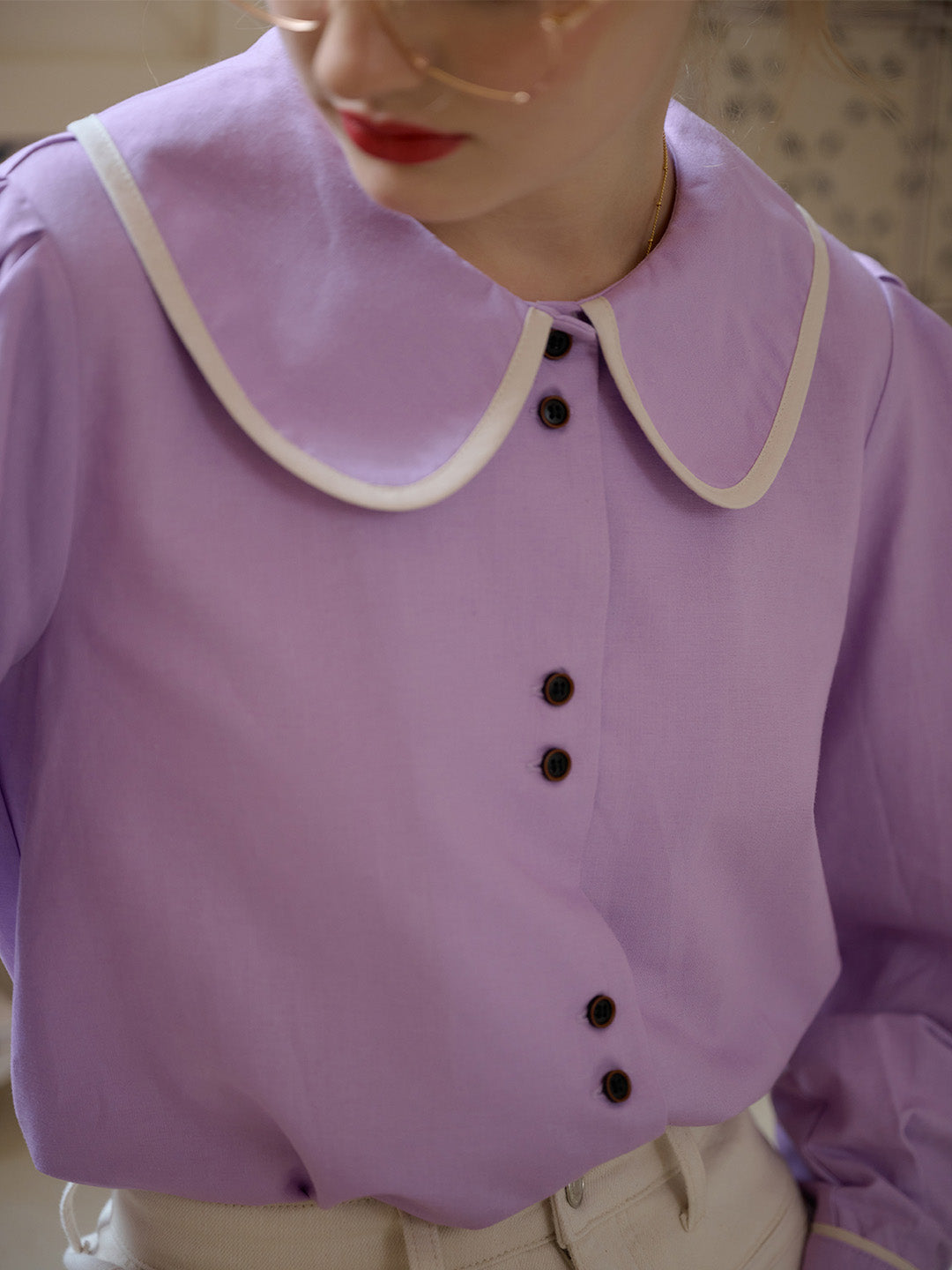 【Final Sale】Avayah Contrasting Doll Collar Balloon Sleeve Slit Shirt-Purple