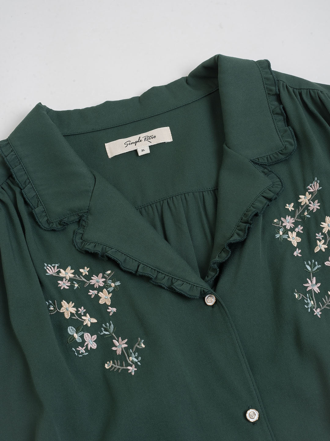 【Final Sale】Plus Size Alicia Floral Embroidery V-Neck Blouse