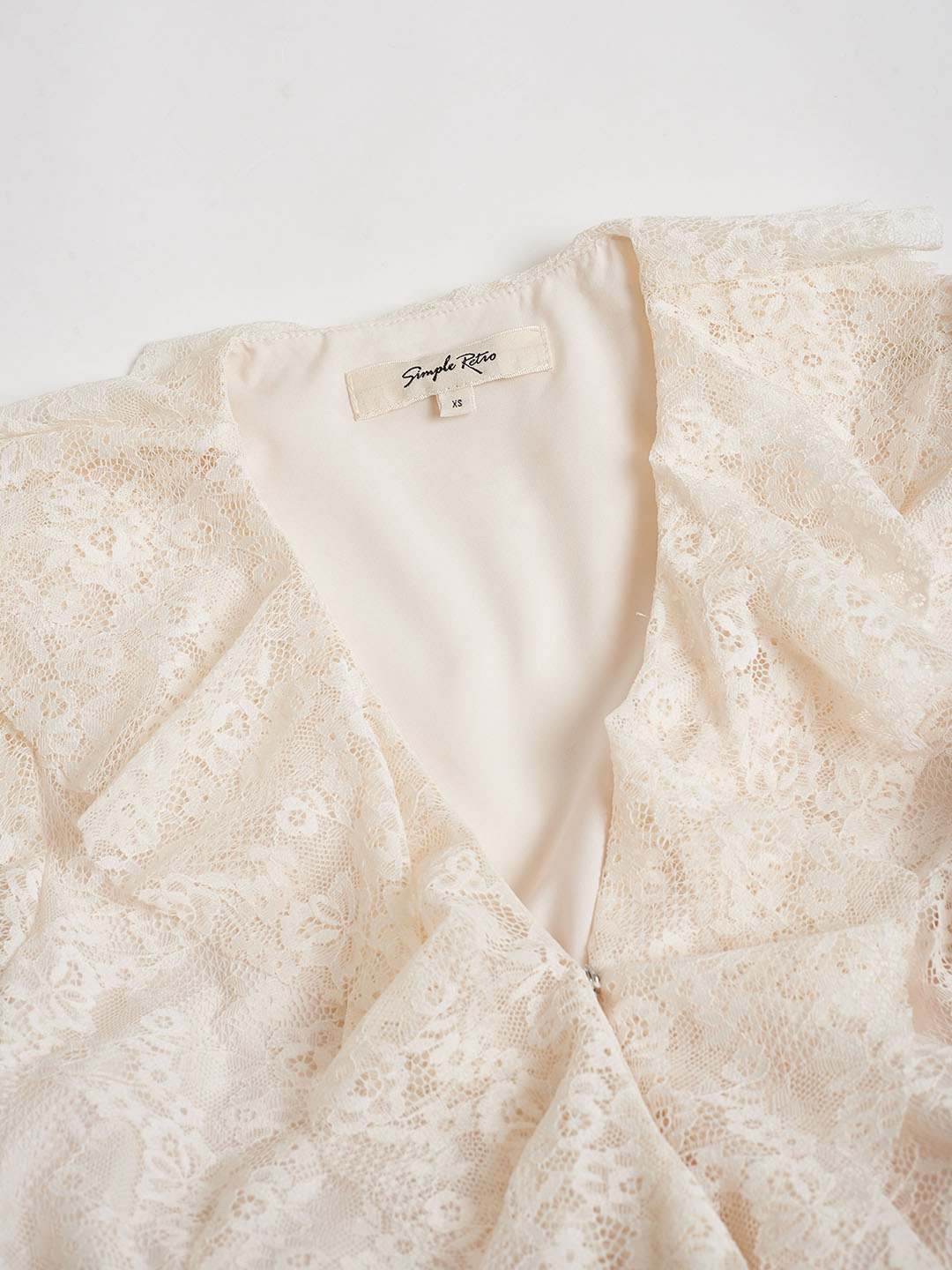 【Final Sale】Emberlynn V Neck Puff Sleeve Lace Dress