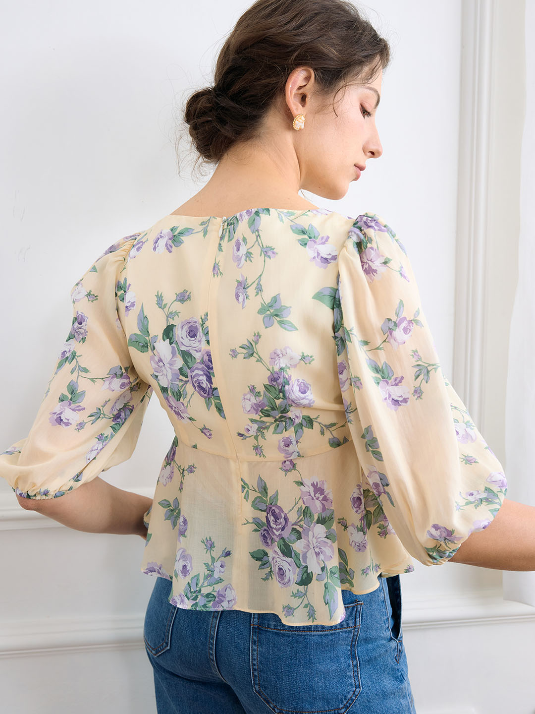 【Final Sale】Mina Floral Print Cut Out Lantern Sleeve Peplum Blouse