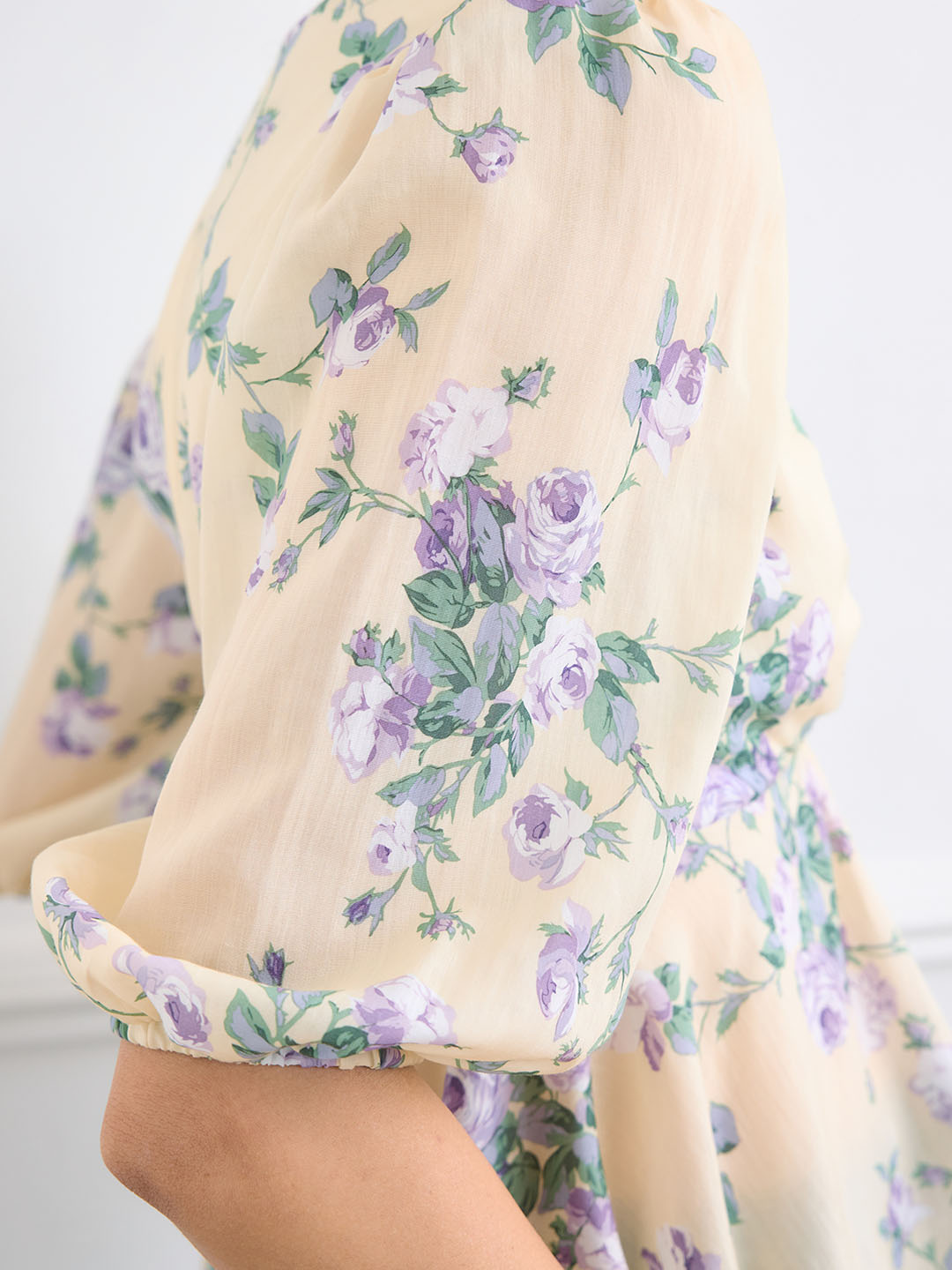 【Final Sale】Mina Floral Print Cut Out Lantern Sleeve Peplum Blouse