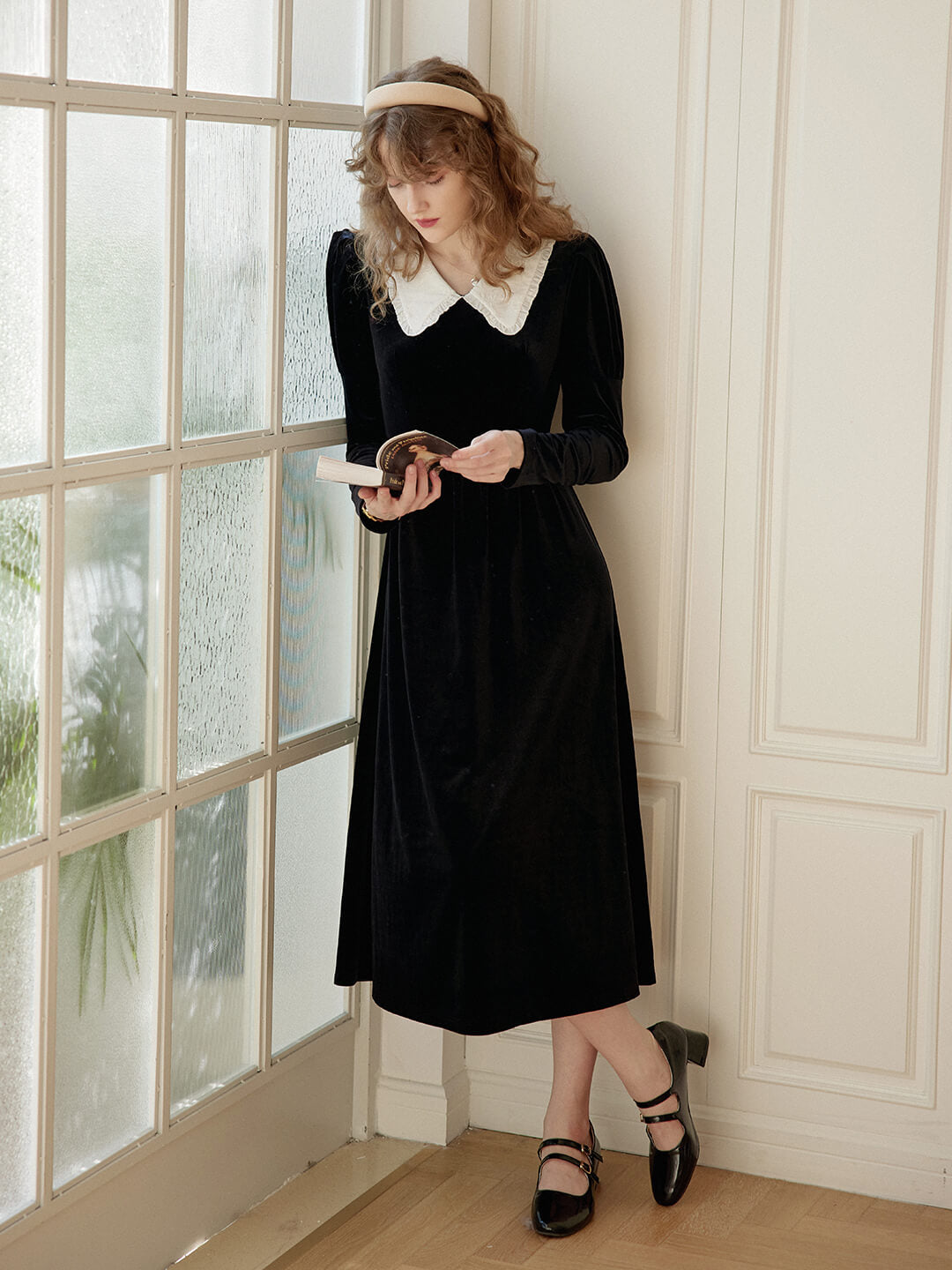 Kiara Doll Collar Black Velvet Dress/SIMPLERETRO