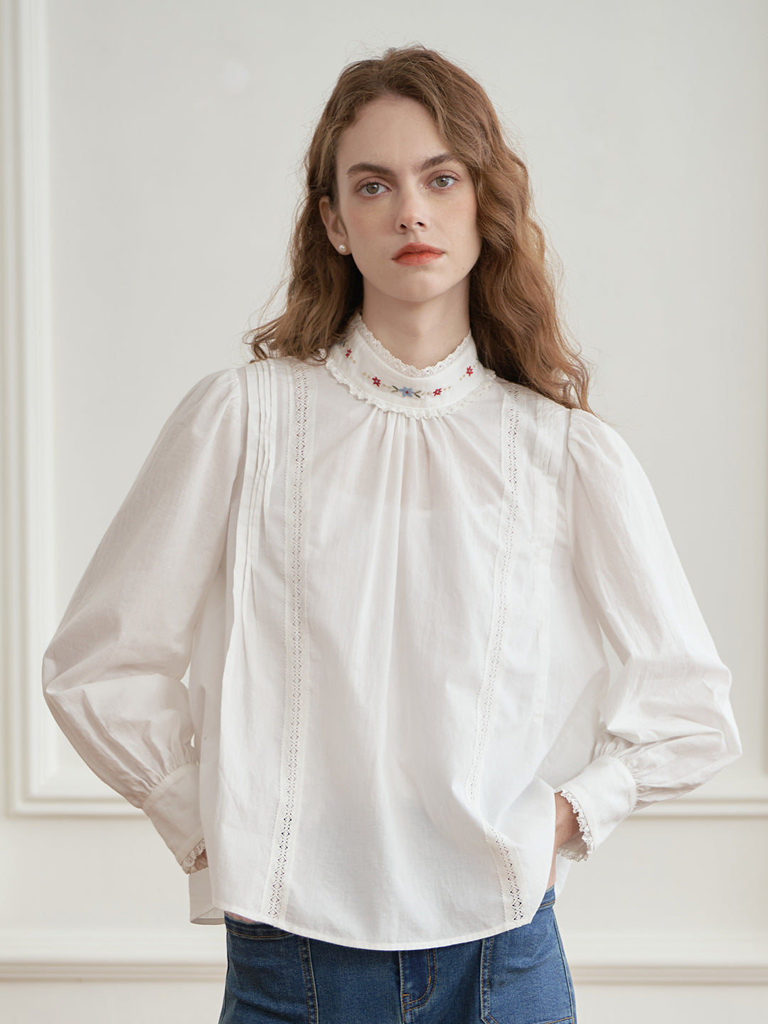 Aylin Mock Neck Embroidered White Shirt – Simple Retro